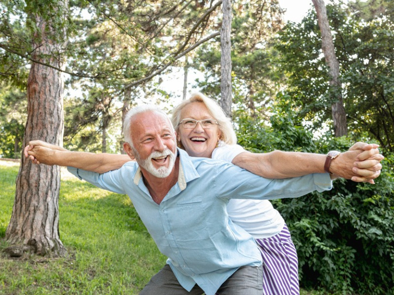 Your Parents Need a Community! How to Choose a Home That is Ideal for Your Parents